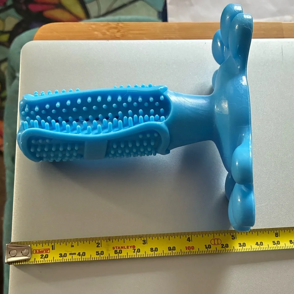 🩵 Blue Rubber Pet Delay Chew Toy